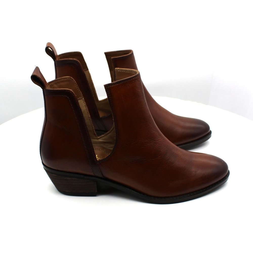 Journee Signature Women's Brigitte Bootie Women's Shoes - Picture 4 of 8